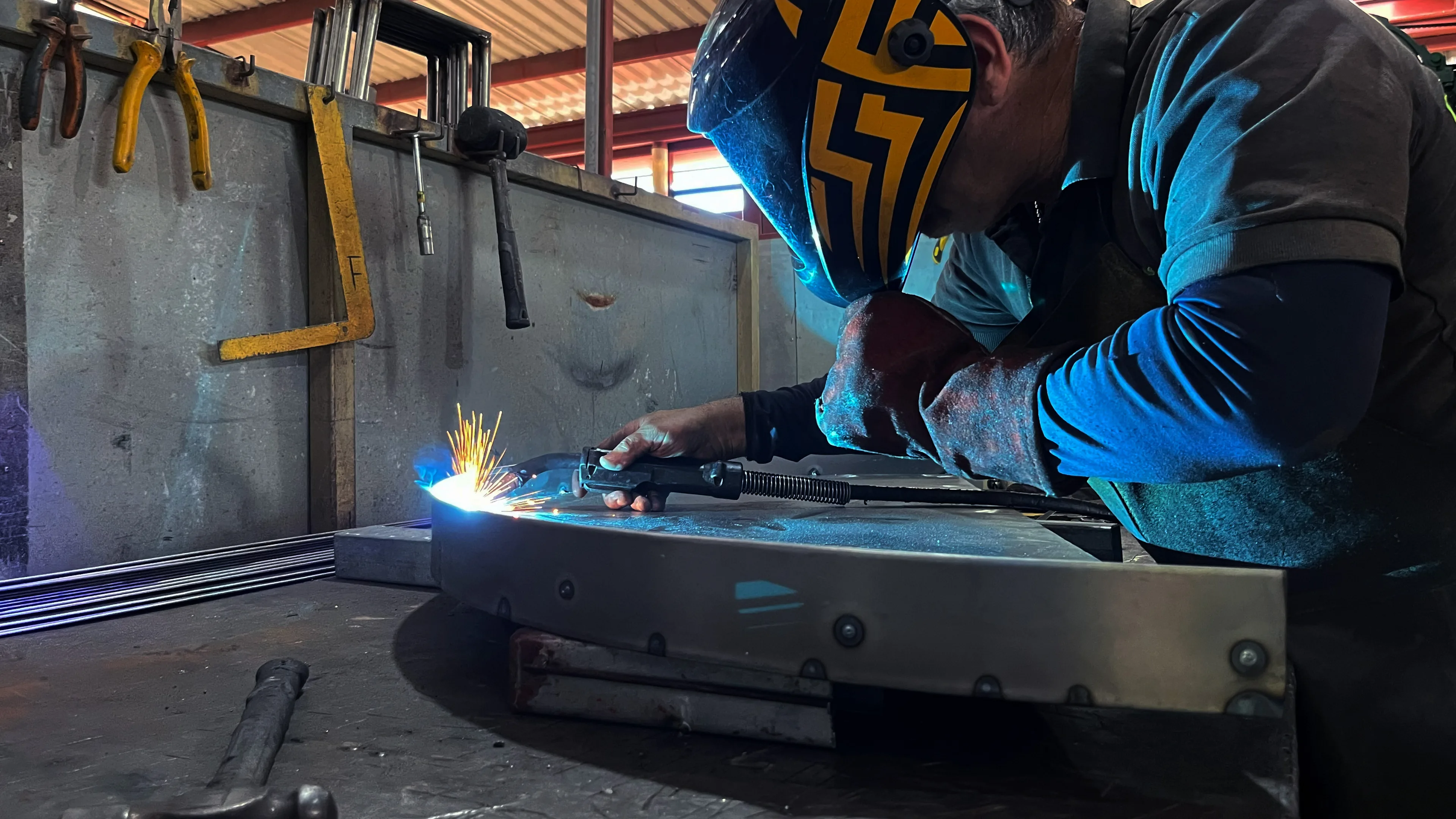 Soldadura especializada en la fabricación de exhibidores metálicos a medida